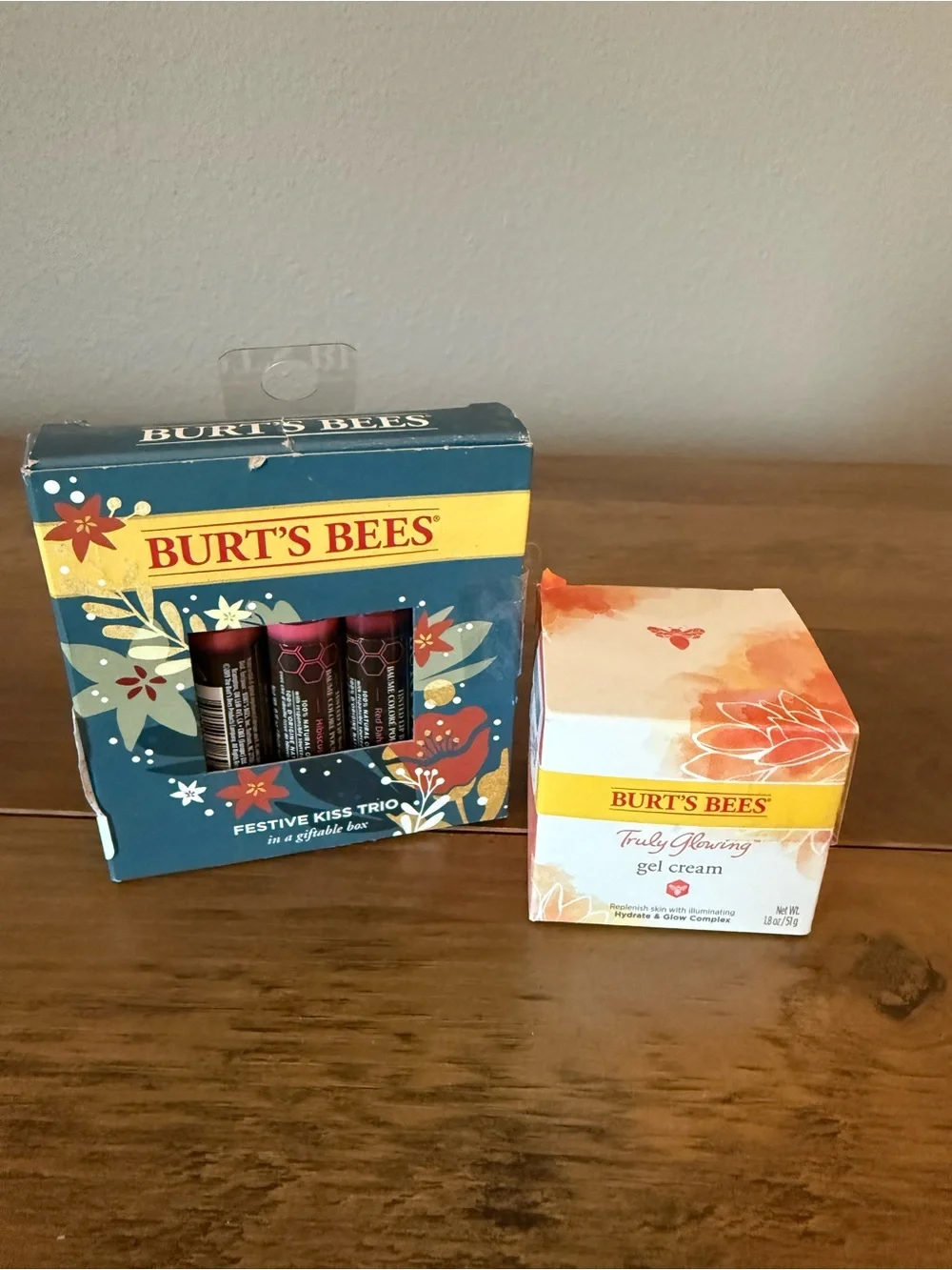Burt's Bees Bundle Festive Kiss Trip Lip Balm and Totally Glowing Gel Cream